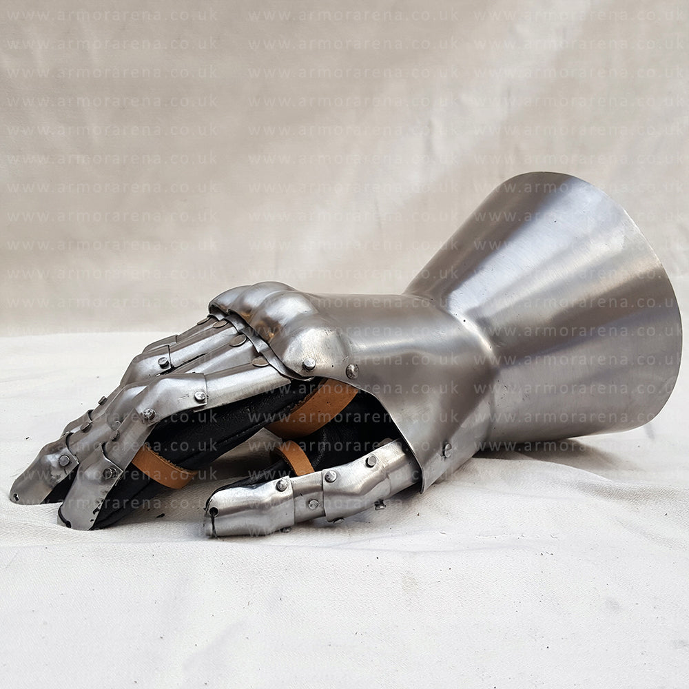 14th Century Hourglass Gauntlets