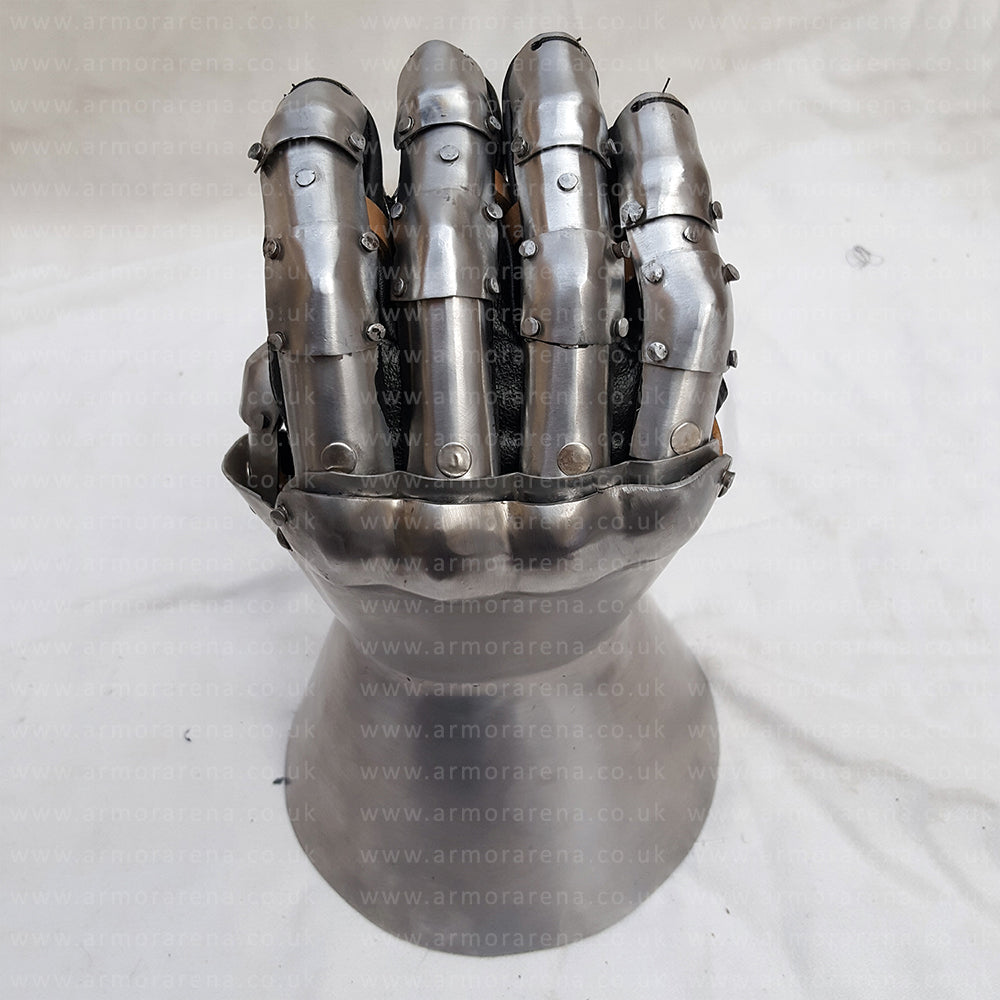 14th Century Hourglass Gauntlets