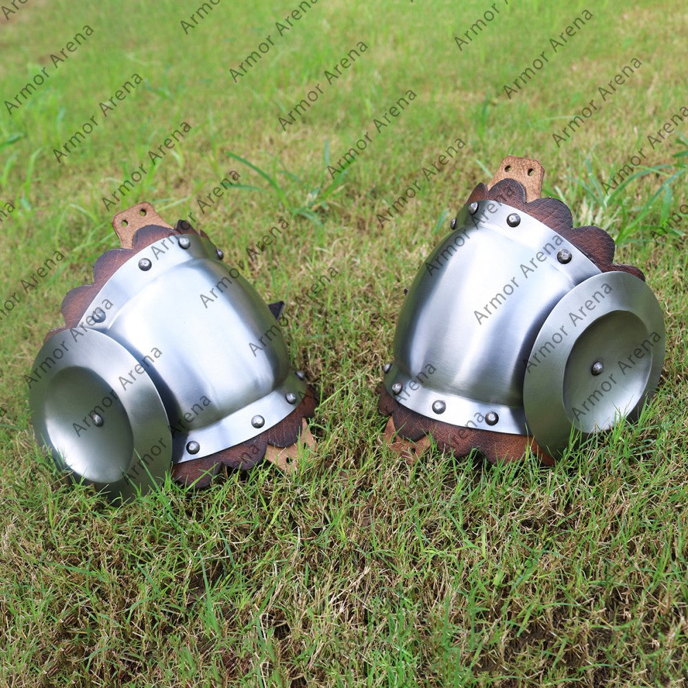 Medieval Armor Poleyns, Late 14th C.