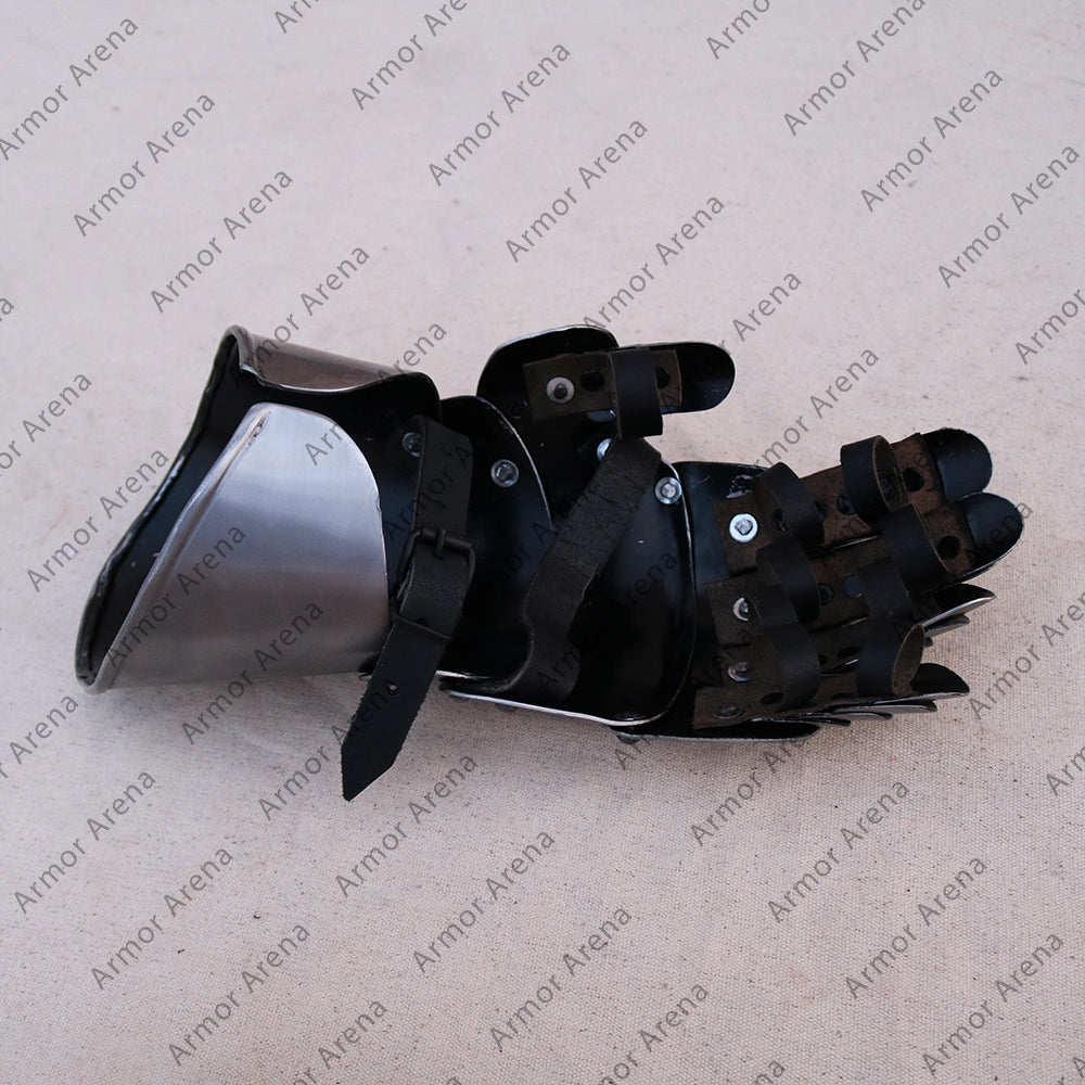 Gauntlets 14-15 Century