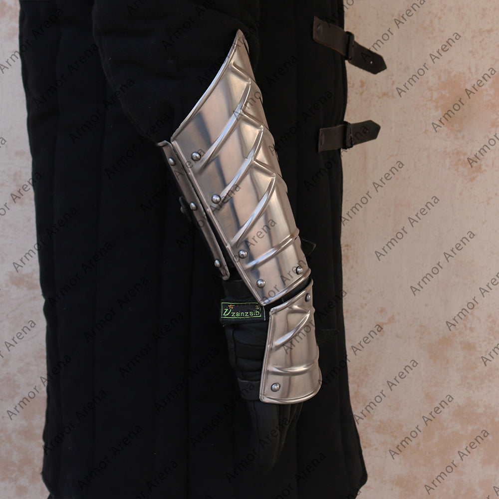Hrafna Bracer Gauntlets