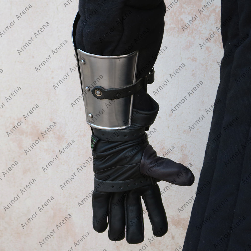 Hrafna Bracer Gauntlets